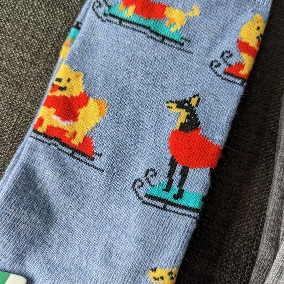 3 NWT Pairs of Men's Funky Socks Christmas Socks - Dogs on Skis - Picture 4 of 7